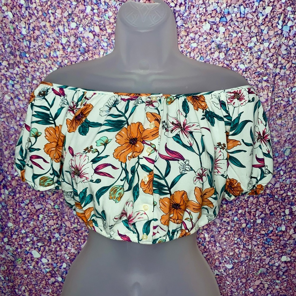 Floral Forever21 Cropped off the shoulder blouse!